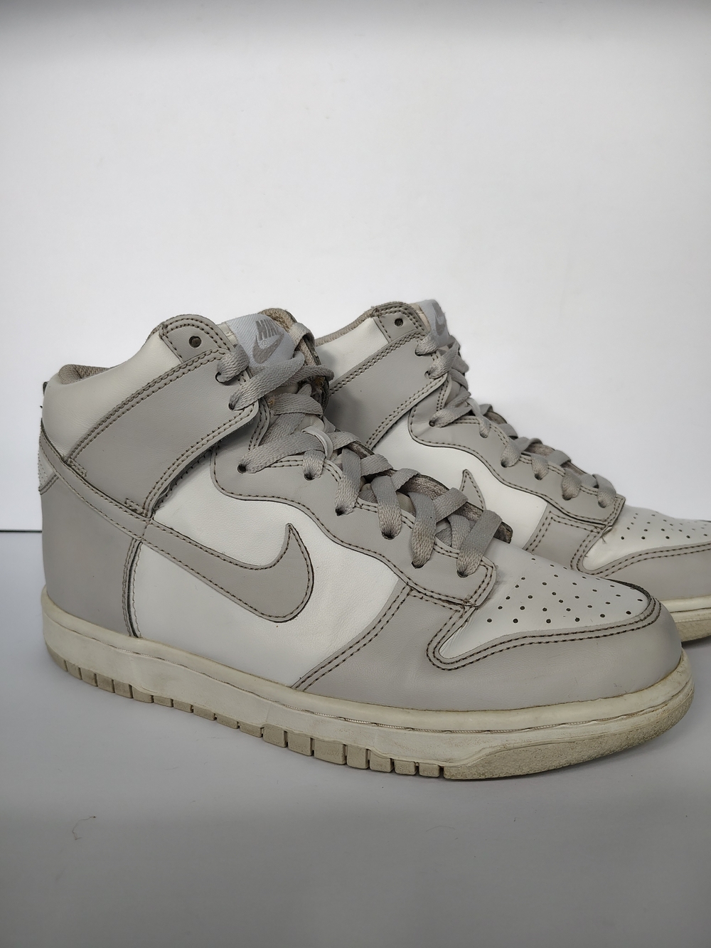 Nike Youth 7 High-Top Sneakers in Light Gray and White